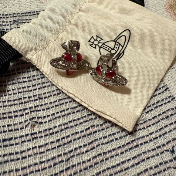 Vivienne Westwood Diamante Heart Earrings - Picture 5 of 8